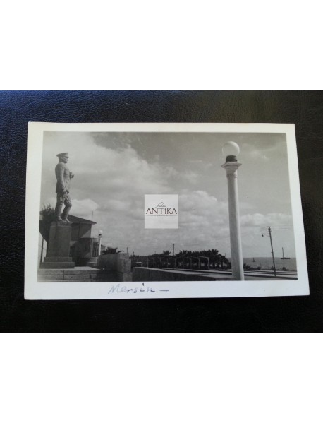 MERSİN KÜLTÜR MERKEZİ ÖNÜ ATATÜRK HEYKELİ 1950