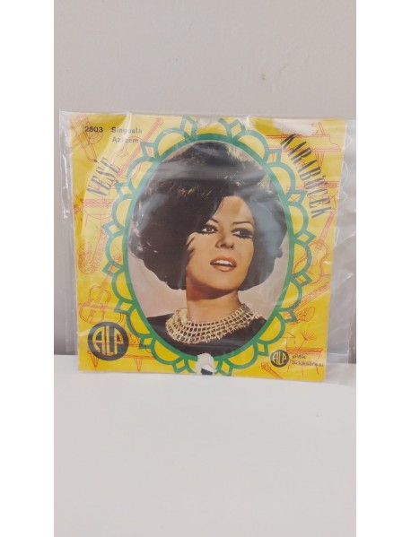 NEŞE KARABÖCEK singuala & azizem