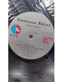KAMURAN AKKOR KRALİÇE VE MÜZİK (KAPAKSIZ)