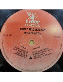 AHMET SELÇUK İLKAN MUM IŞIĞINDA (KAPAKSIZ)
